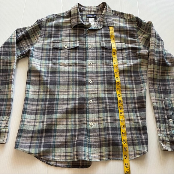 Patagonia Organic Cotton Plaid Button Up Shirt Green/Charcoal Size Med - Picture 9 of 9